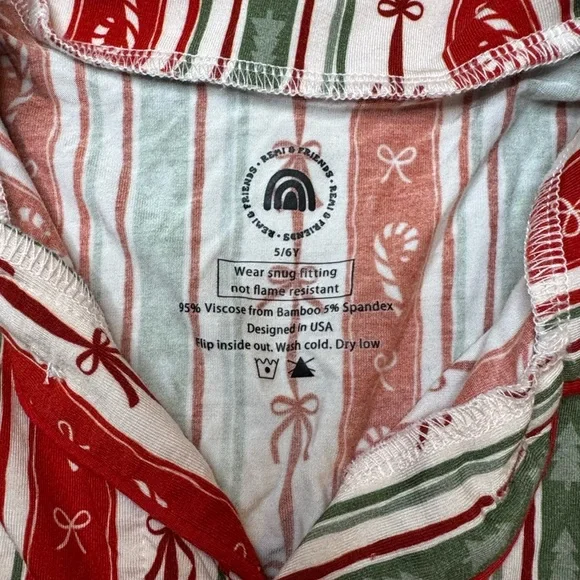 Remi And Friends - Festive Christmas Bamboo Pajama Set - Picture 2 of 4
